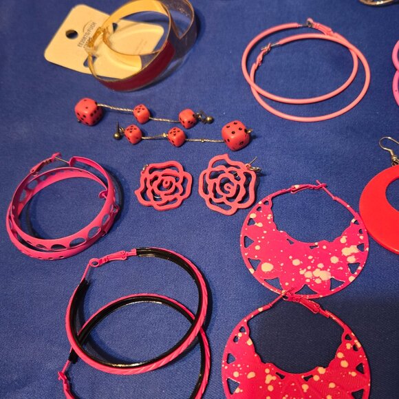 Lot of Pink Earrings - Picture 2 of 5